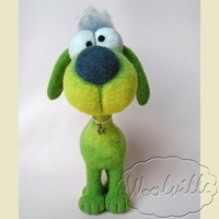 Валяная игрушка собачка зеленая 18 см