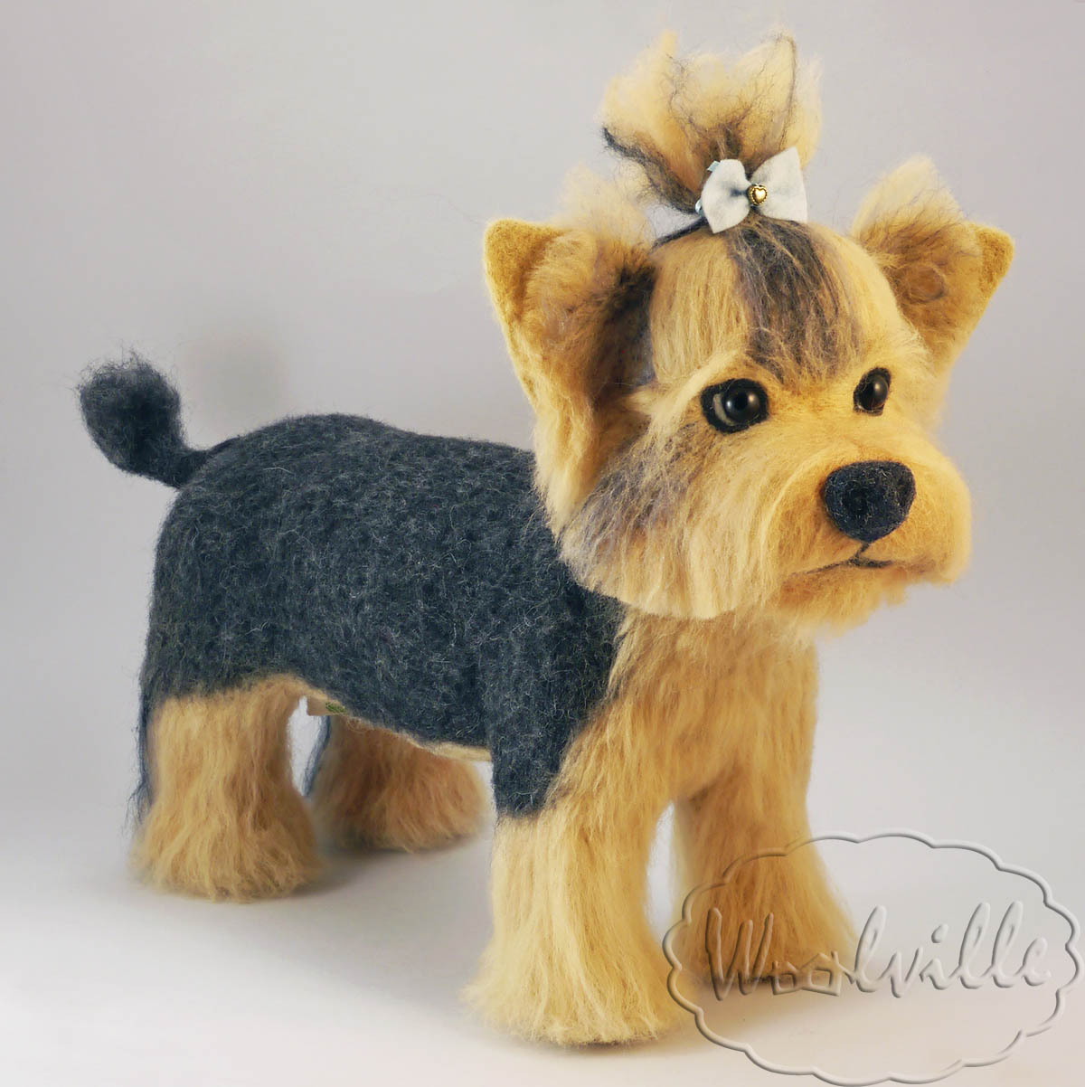 Интерьерная игрушка йорк из войлока