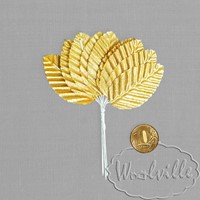 Миниатюра букет из листьев золотой